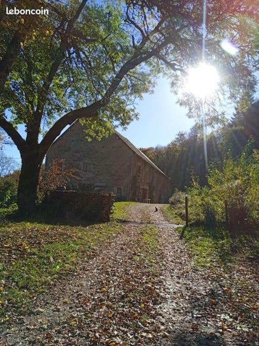 Appartement de charme dans une maison isolée Presilly  Esterno foto