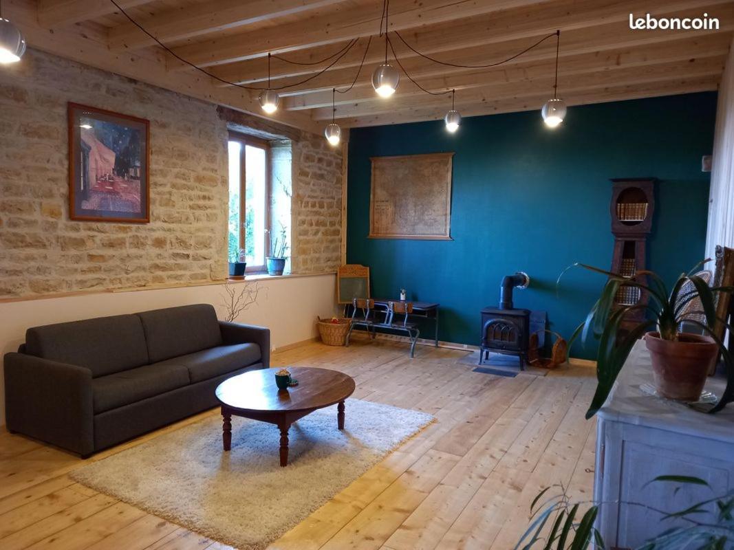 Appartement de charme dans une maison isolée Presilly  Esterno foto