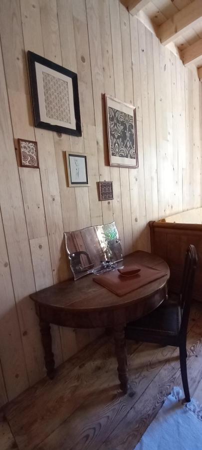 Appartement de charme dans une maison isolée Presilly  Esterno foto