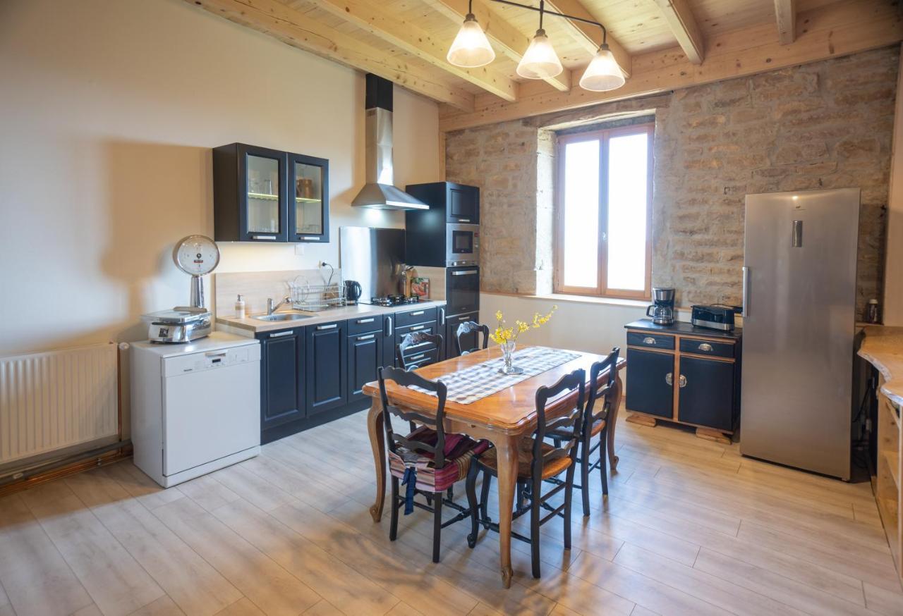 Appartement de charme dans une maison isolée Presilly  Esterno foto